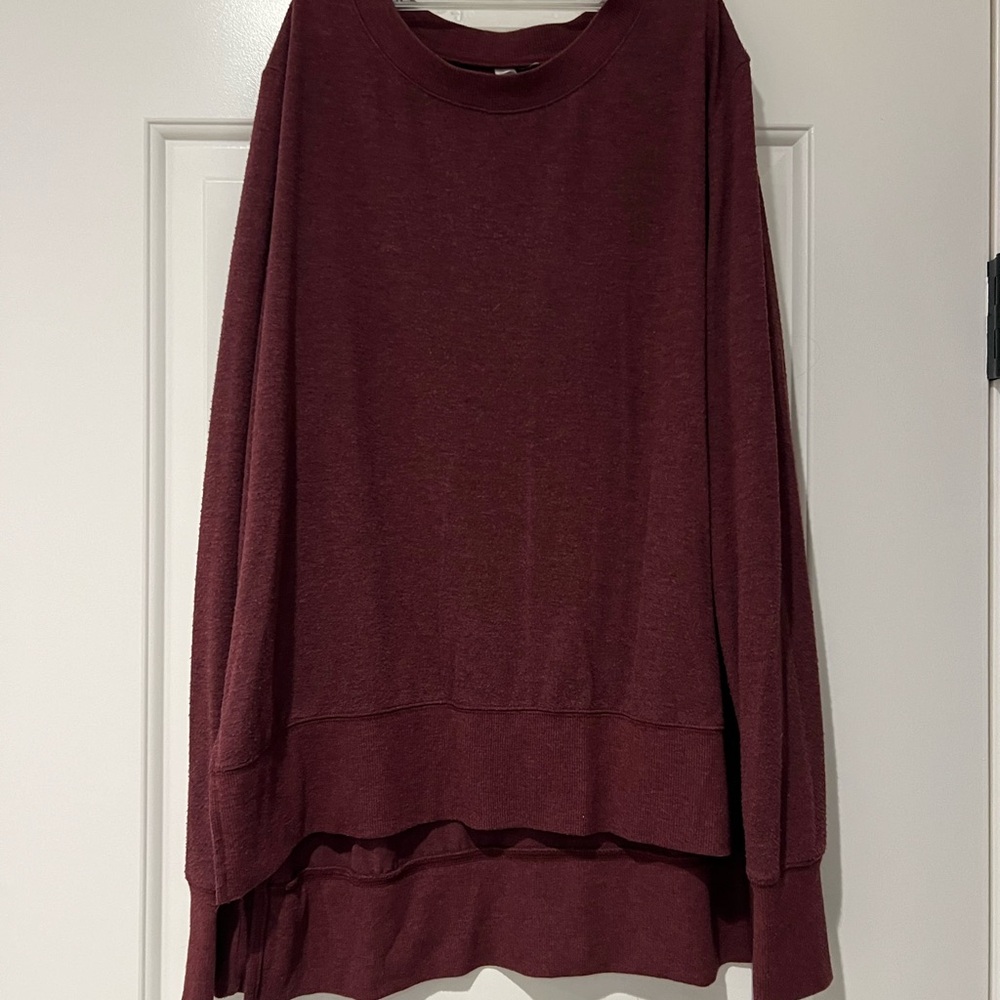 Alo Yoga Maroon lightweight pullover